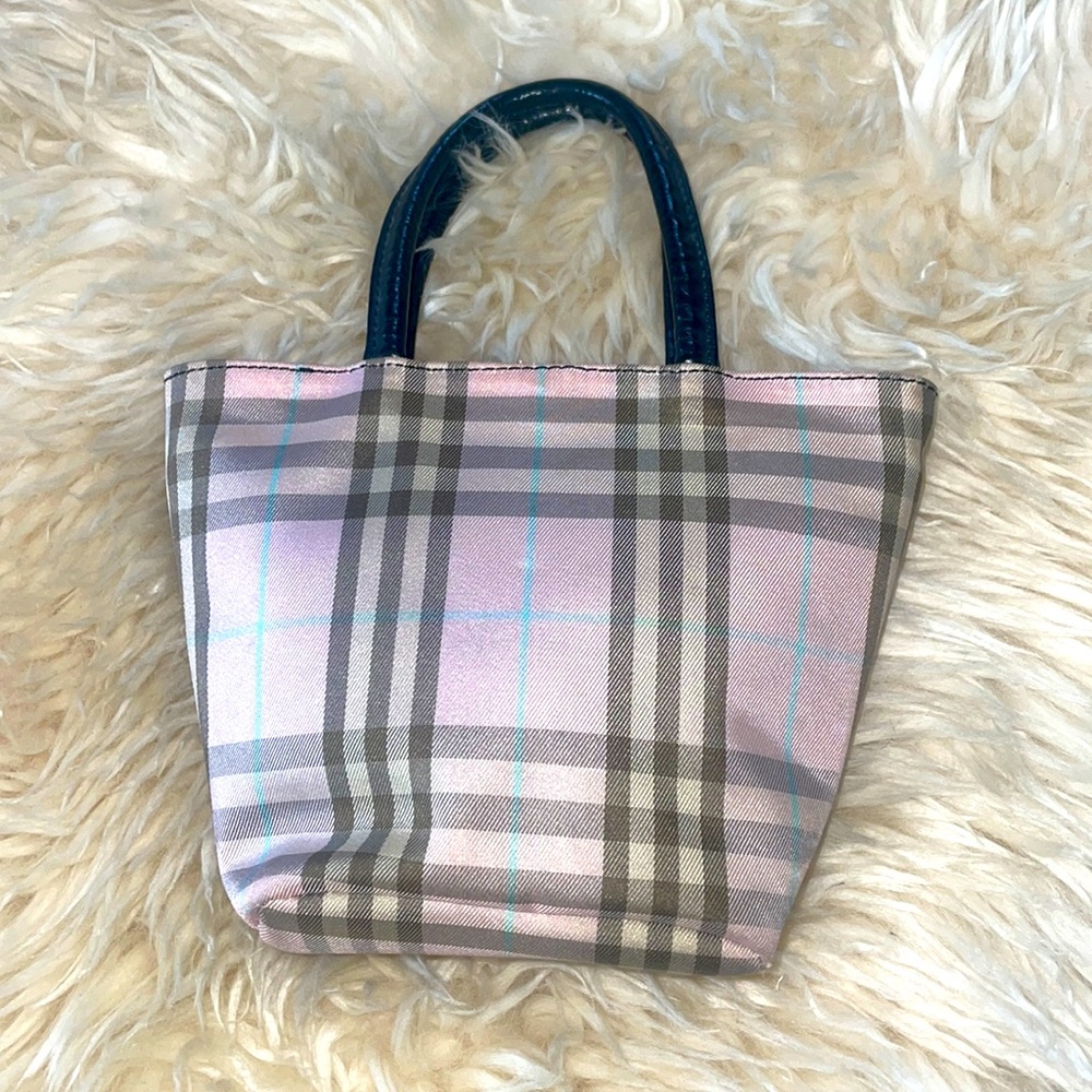 Burberry micro mini bag in Pink Excellent Condition